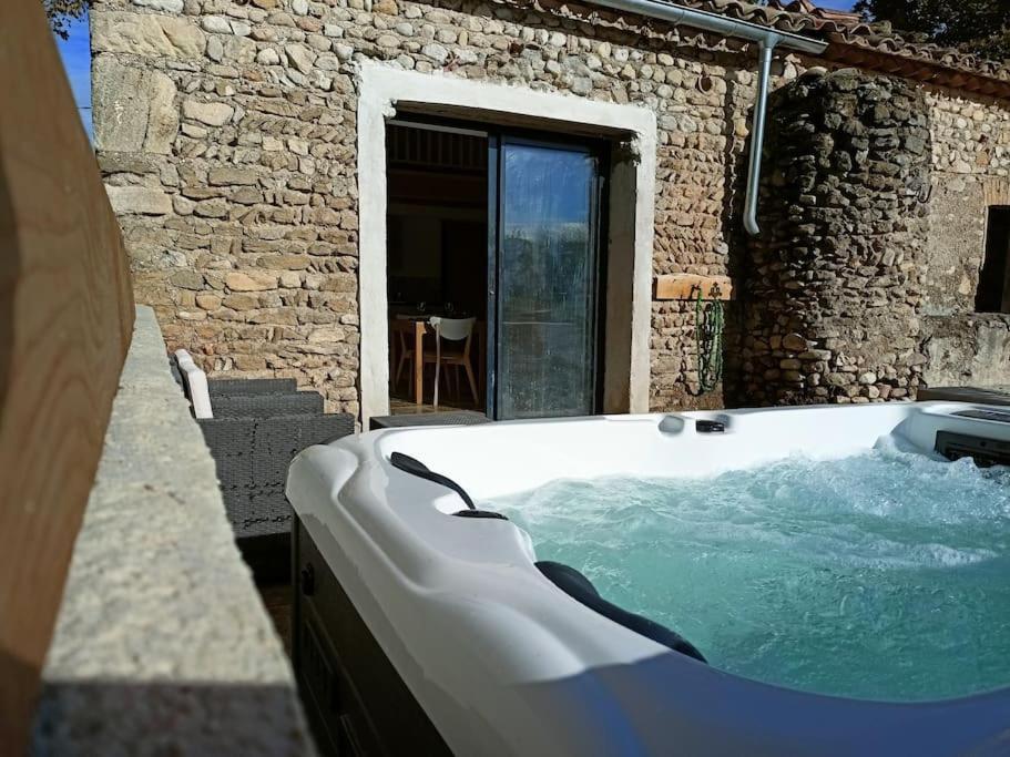 Crestet Gite De Charme Avec Jacuzzi Face Au Mont Ventoux מראה חיצוני תמונה